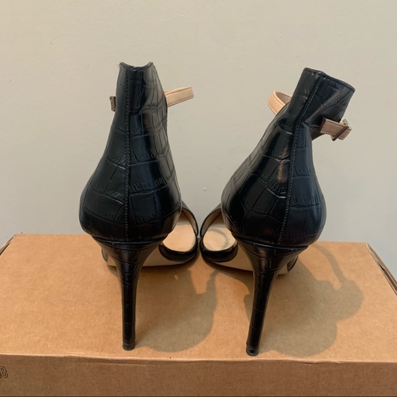 ⭐️ Zara Genuine Leather Croc Pumps - Picture 3 of 10